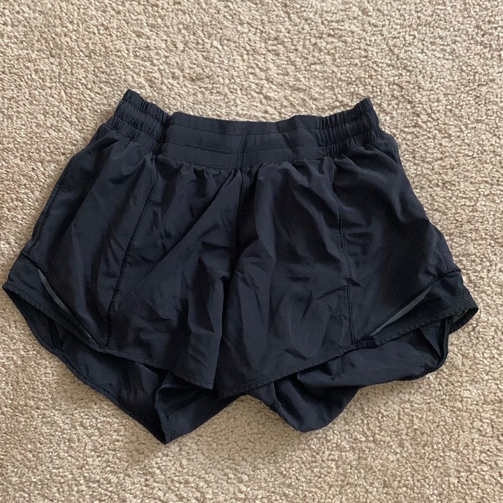 Lululemon Hotty Hot Low-Rise Lined Short Women’s Size 4